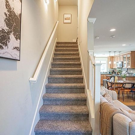 Exquisite Central Townhome With Spacious Loft And Gourmet Kitchen Seattle Buitenkant foto