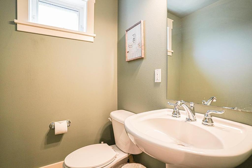 Exquisite Central Townhome With Spacious Loft And Gourmet Kitchen Seattle Buitenkant foto