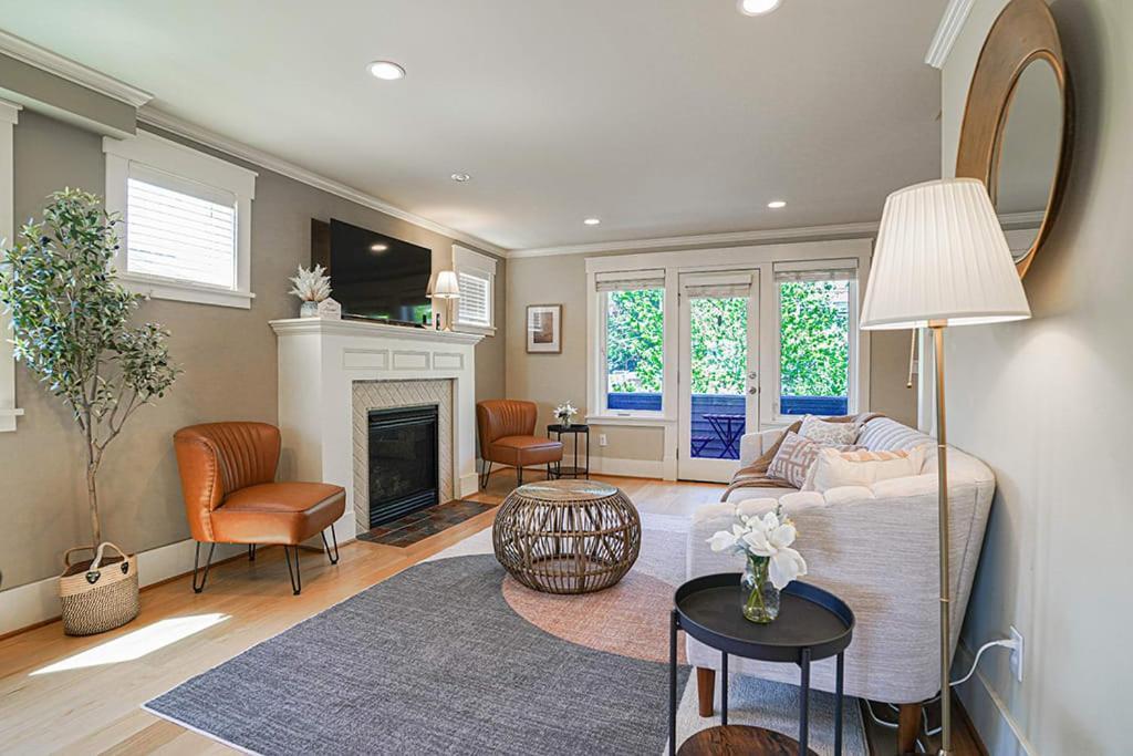 Exquisite Central Townhome With Spacious Loft And Gourmet Kitchen Seattle Buitenkant foto