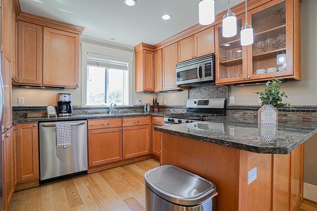 Exquisite Central Townhome With Spacious Loft And Gourmet Kitchen Seattle Buitenkant foto