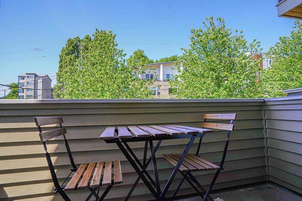 Exquisite Central Townhome With Spacious Loft And Gourmet Kitchen Seattle Buitenkant foto
