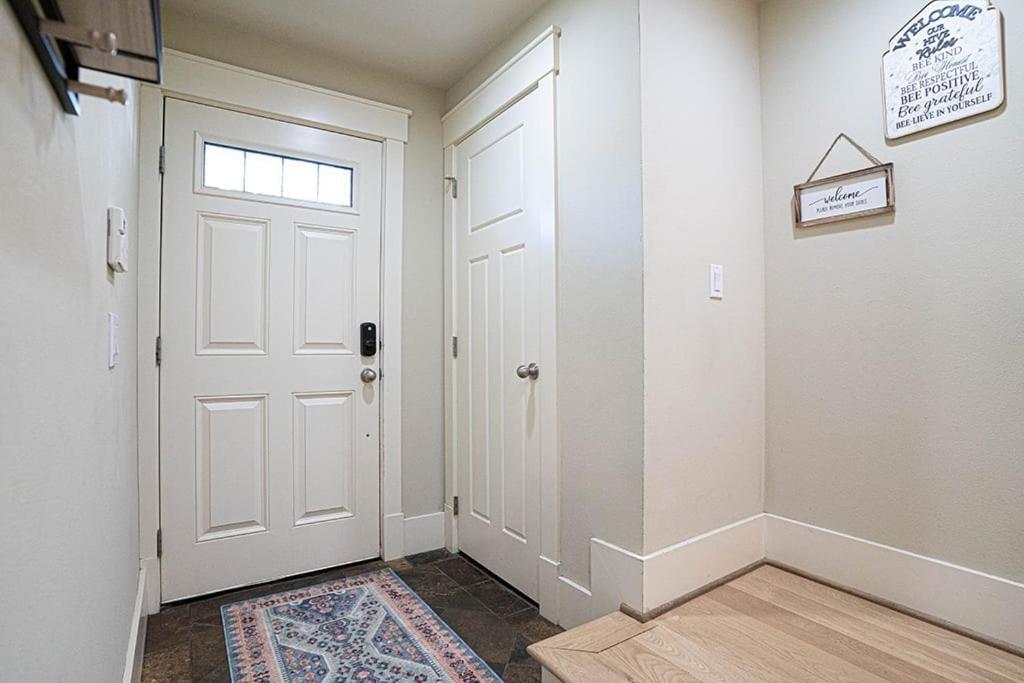 Exquisite Central Townhome With Spacious Loft And Gourmet Kitchen Seattle Buitenkant foto