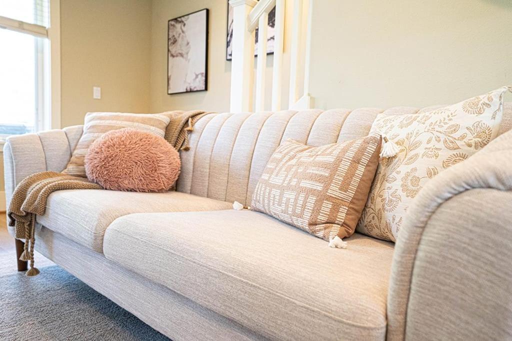 Exquisite Central Townhome With Spacious Loft And Gourmet Kitchen Seattle Buitenkant foto