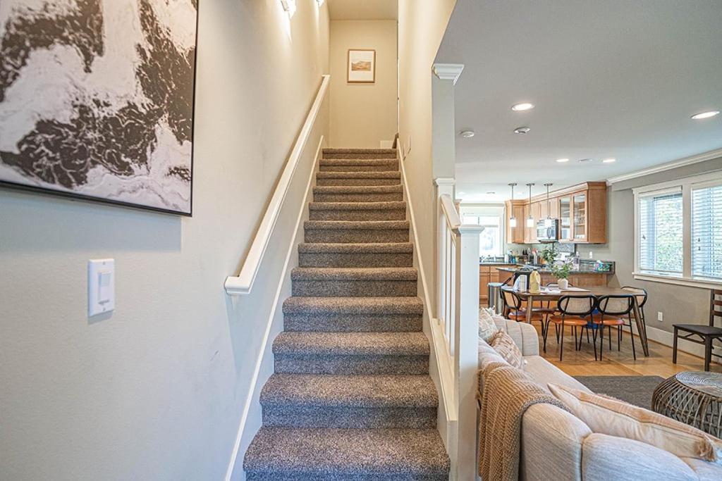 Exquisite Central Townhome With Spacious Loft And Gourmet Kitchen Seattle Buitenkant foto